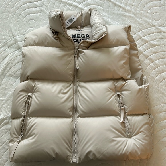 Aritzia Mega Puff Vest - Picture 2 of 4